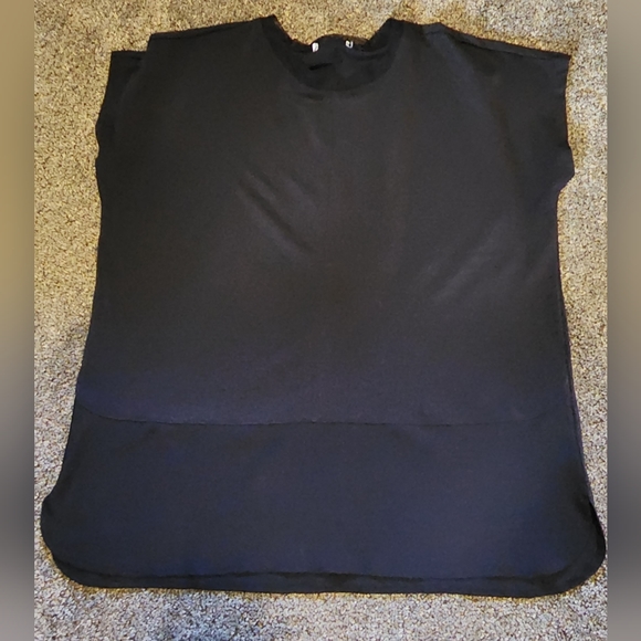 4/$20 Large black top - Picture 1 of 3